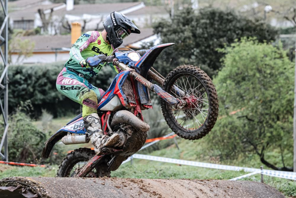 CEE 2026: Julio Pando lidera a Beta Trueba con un doble podio en Valdecaballeros.