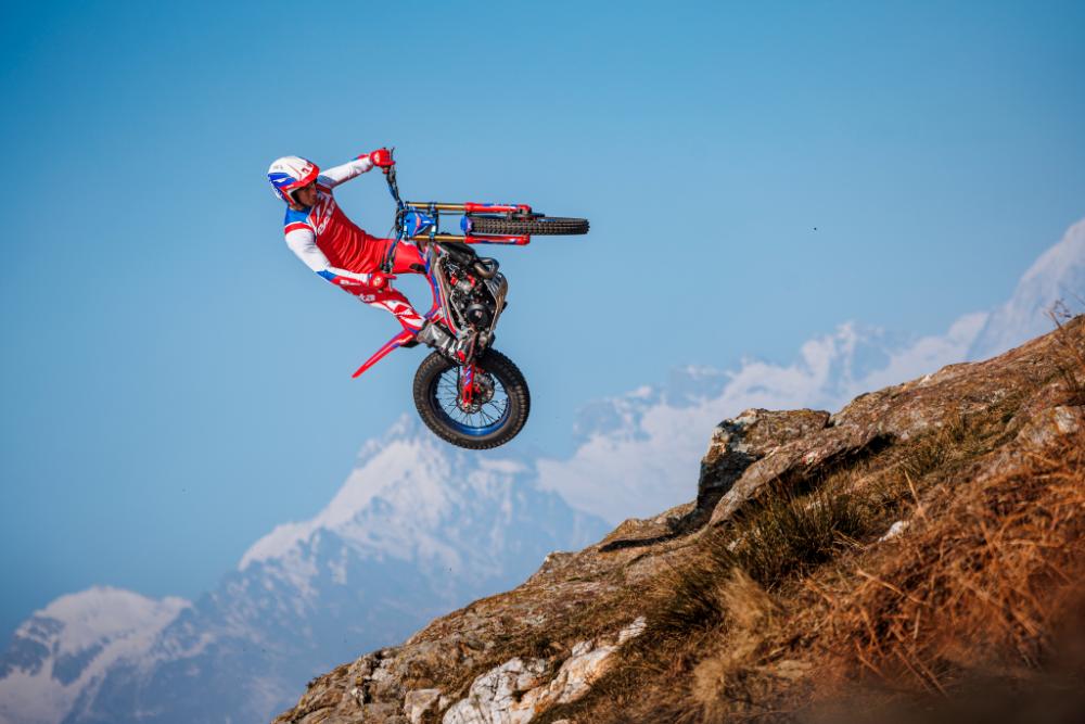 SINCRO FACTORY MY 2026