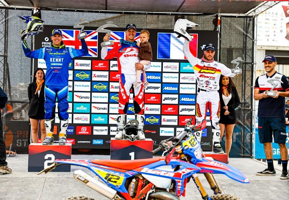 Brad Freeman gana y Nathan Watson brilla con dos podios en el EnduroGP de Italia 2026.