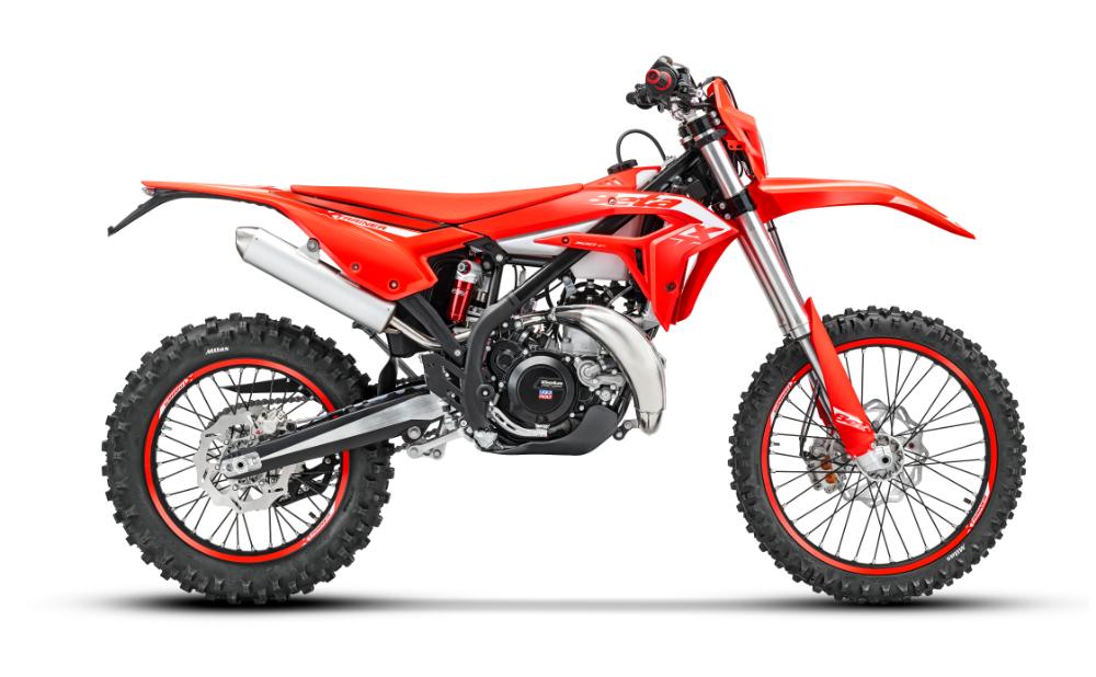 Betamotor amplía la gama Xtrainer 2027 con la nueva 200 2T.