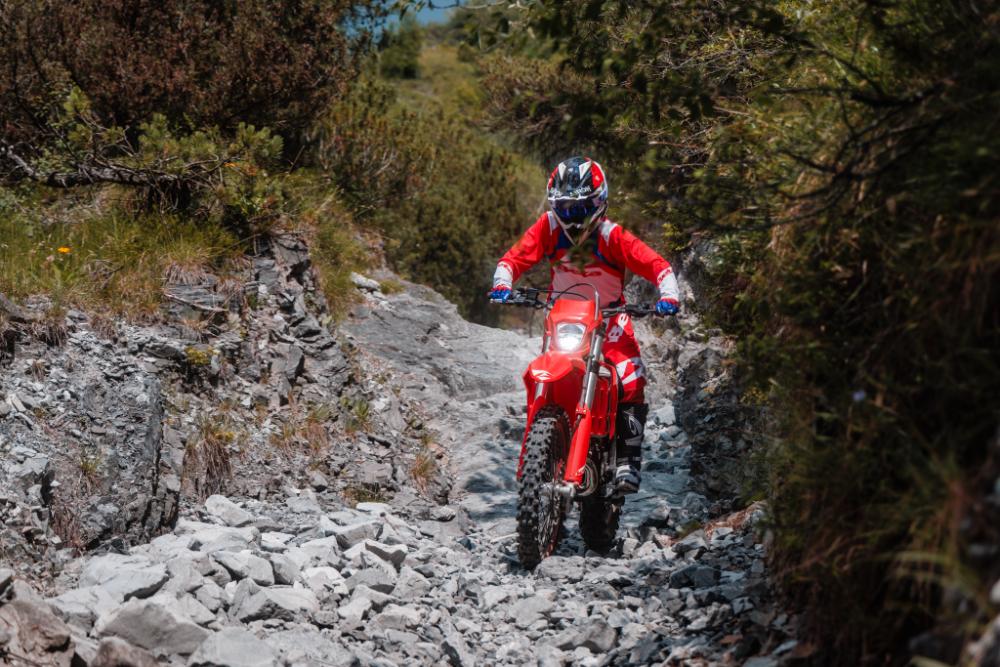 Betamotor amplía la gama Xtrainer 2027 con la nueva 200 2T.