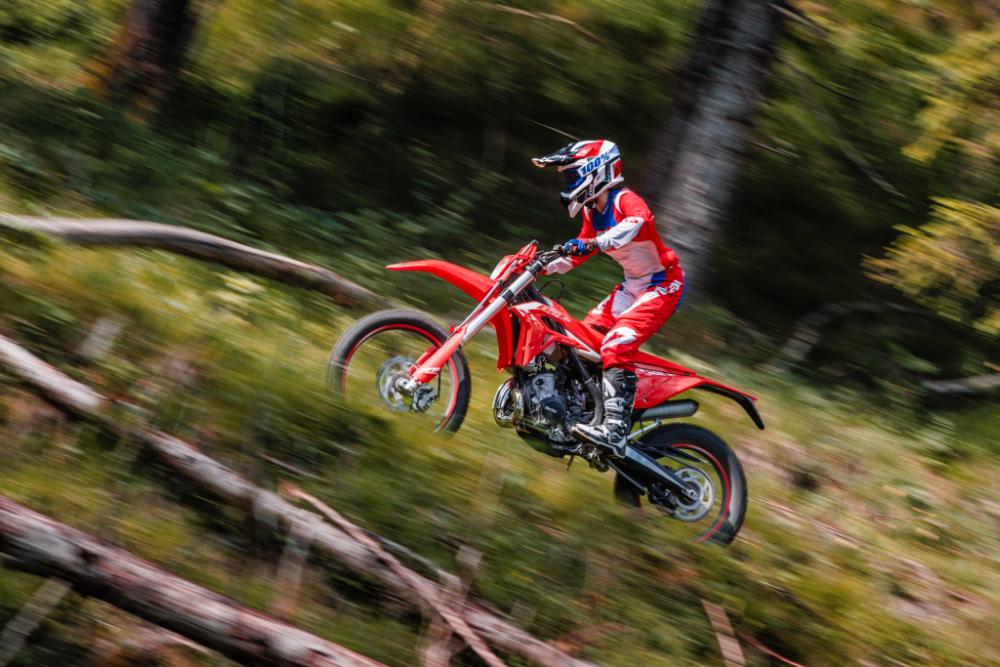 Betamotor amplía la gama Xtrainer 2027 con la nueva 200 2T.